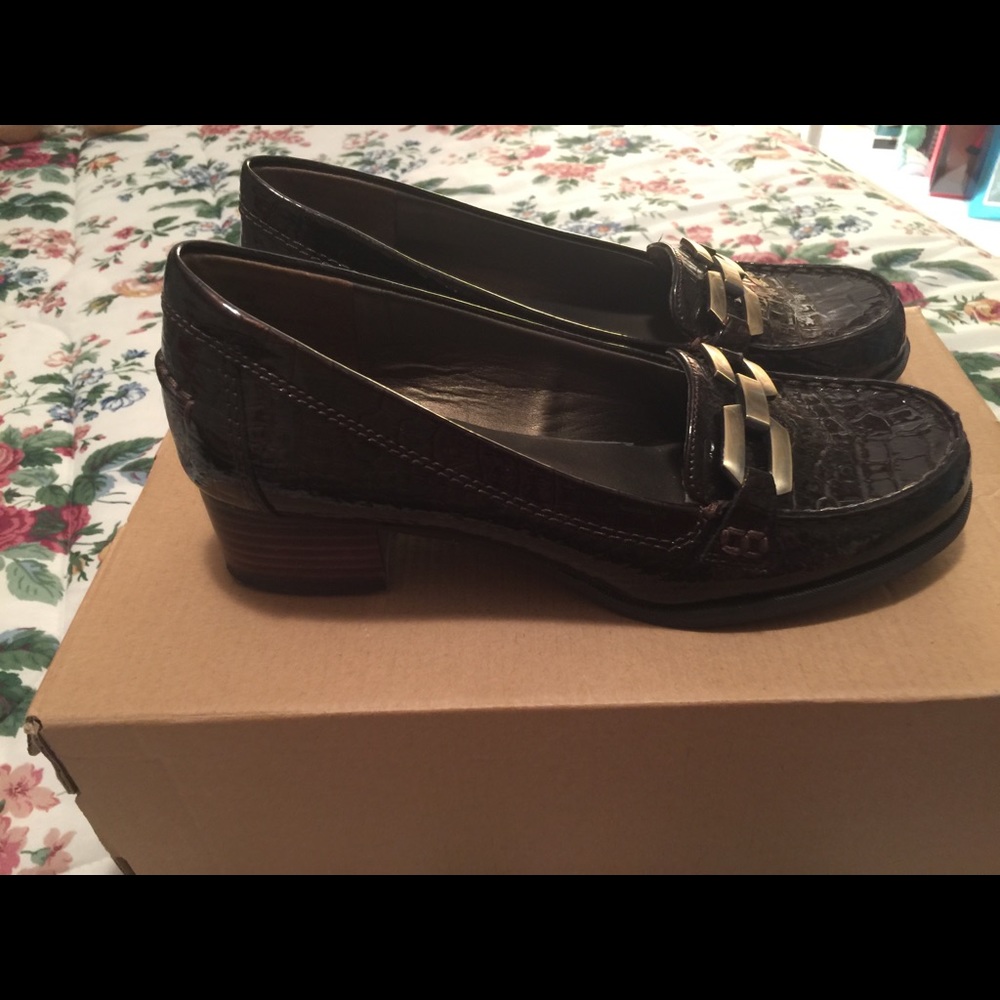 Bandolino 1.5” heel loafers